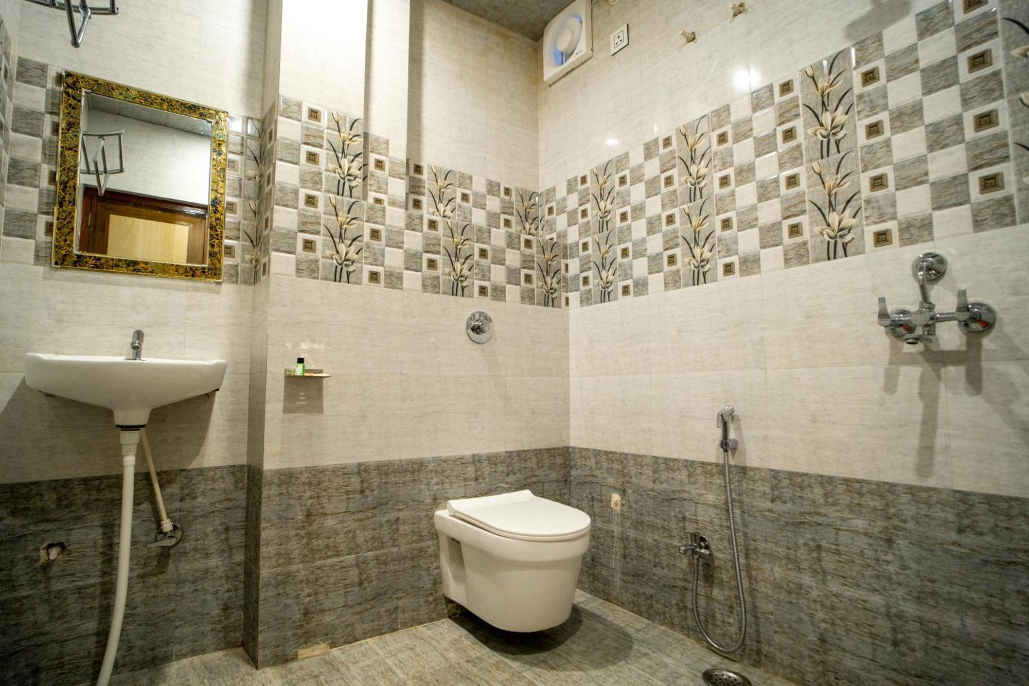 Hotel The Pleasure Varanasi