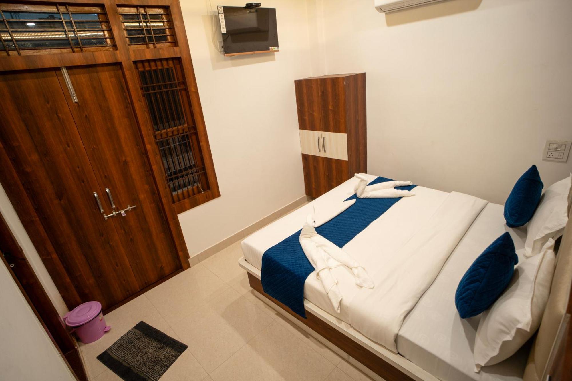The Pleasure Hotel 3*